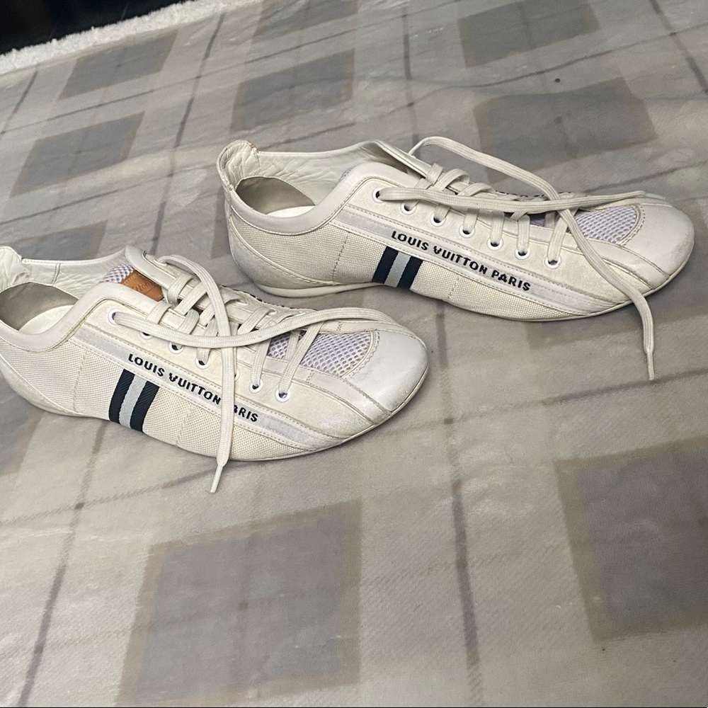 Great condition Louis Vuitton men’s sneakers size 9.5